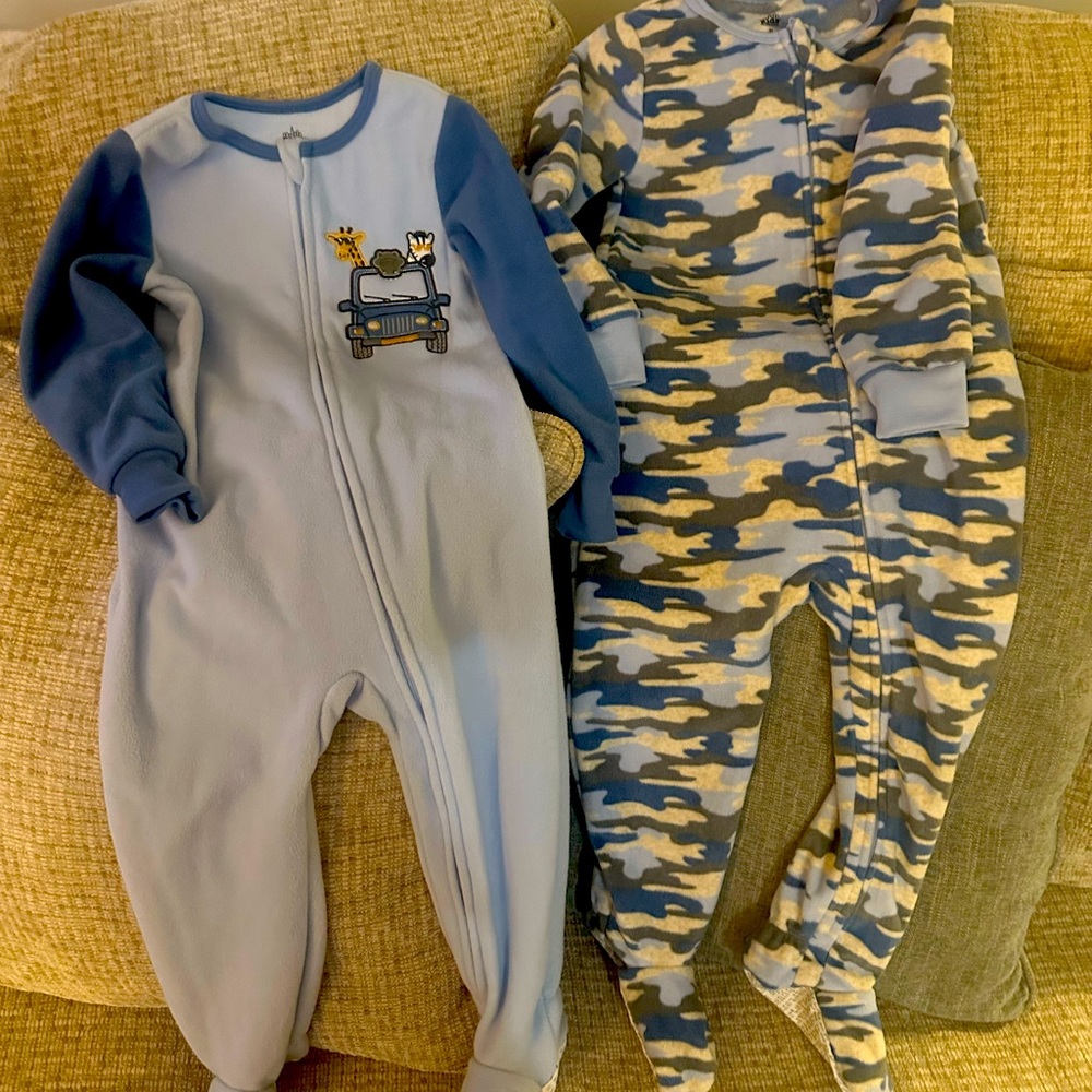 Two pajamas like new